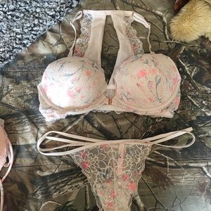 SOLD NWOT VS PINK Date Set